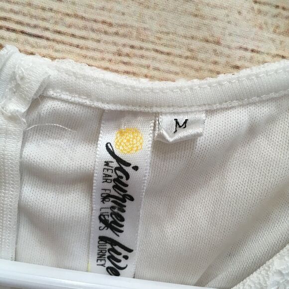 JOURNEY FIVE CROCHETED LACE TOP IN CREAM‎ - Picture 4 of 8